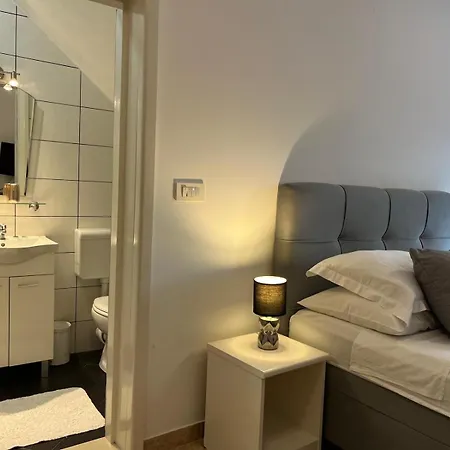 Versus Apartment