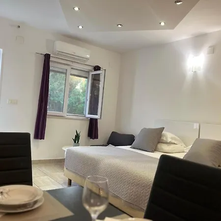 Versus Apartment