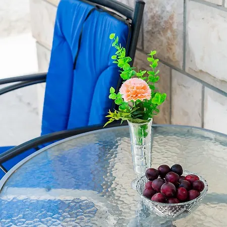 דירה Versus מליני